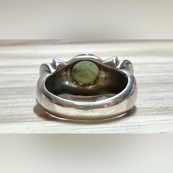 Vintage Designer Hallmarked Sterling Silver & Gold Bezel Set Jade Ring, Size 6 - Picture 4 of 11